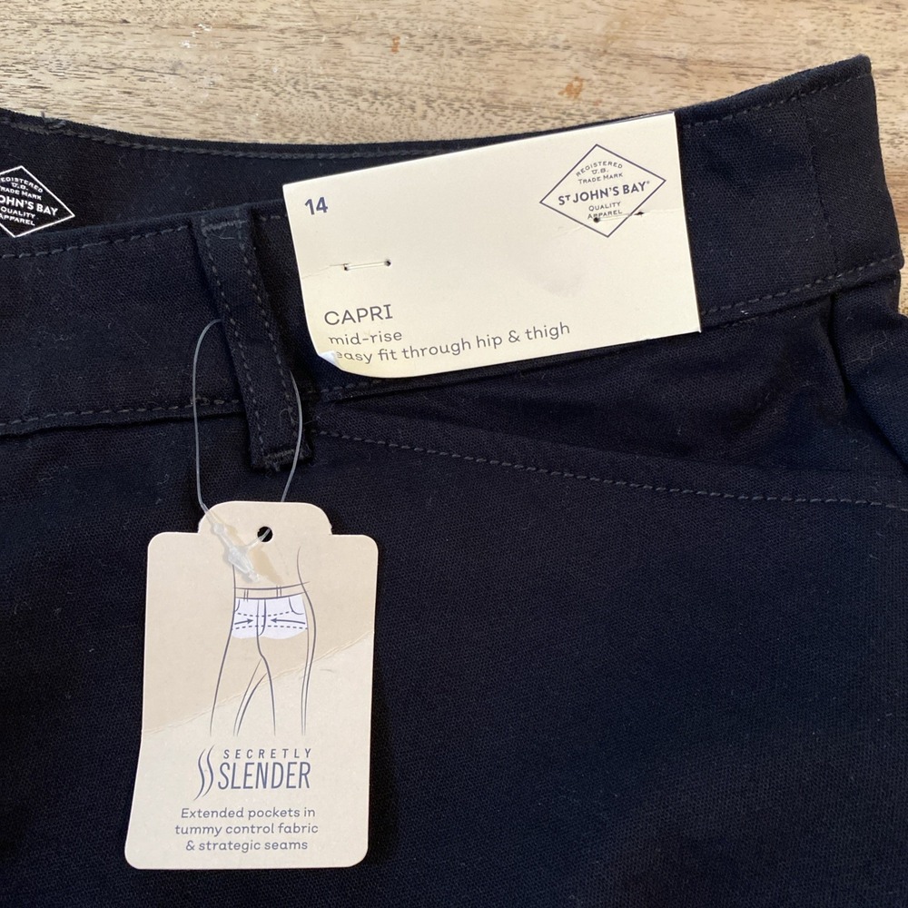 St John's Bay Women's Pants Size 14 Secretly Slender Capri Tan Khaki NEW - Picture 7 of 12